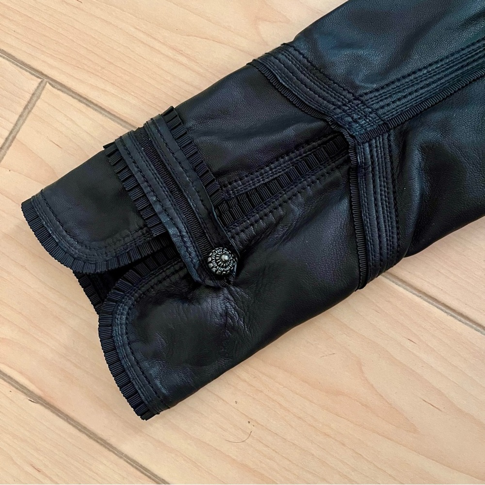Elie Tahari Black Leather Jacket. Size Medium - Picture 4 of 10